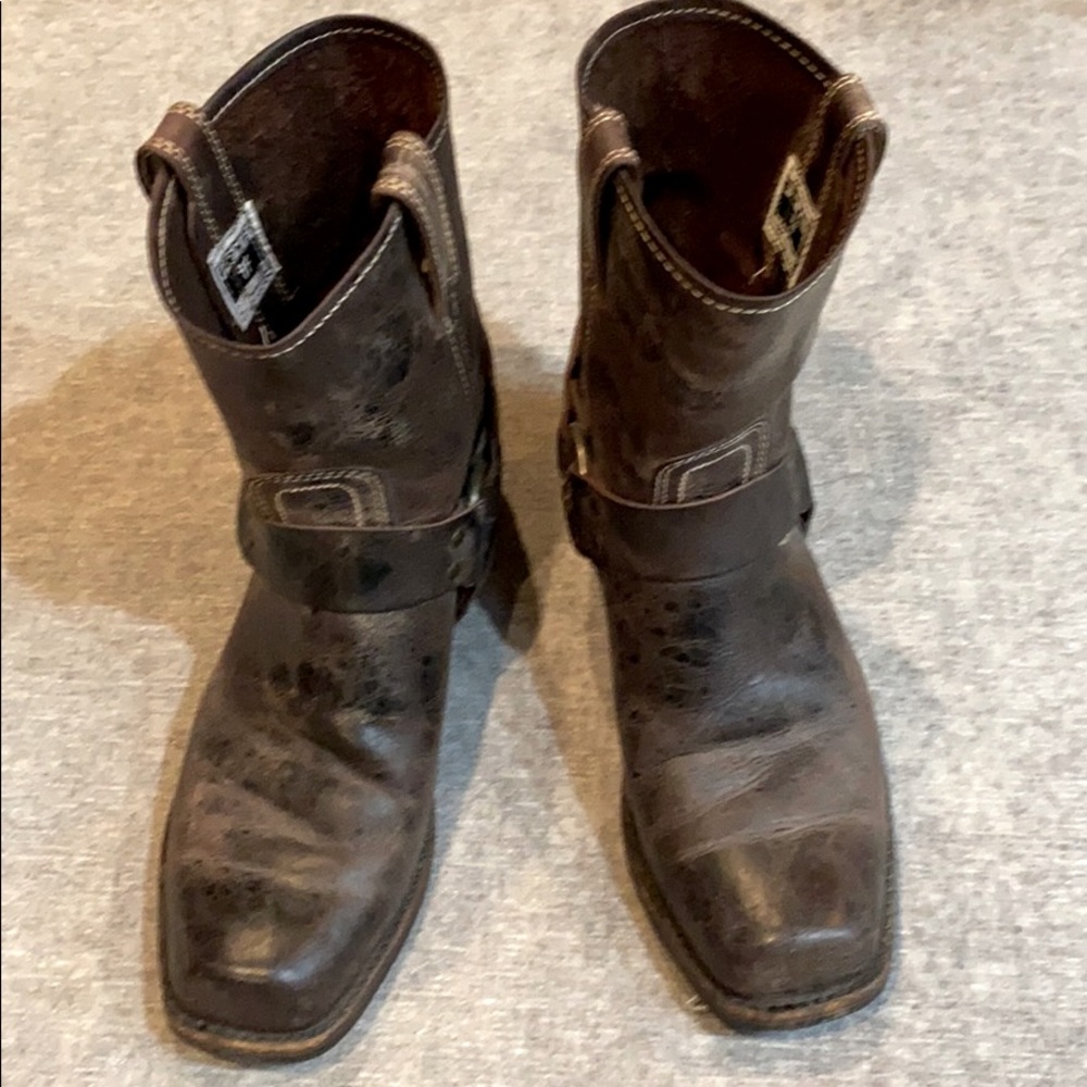 Men’s Frye Harness American buckle accent boots